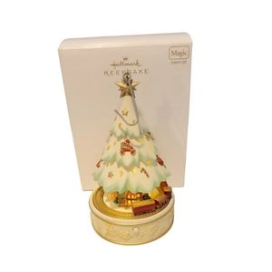 2010 Hallmark Magic Features Light White Christmas Tree Ornament Works!